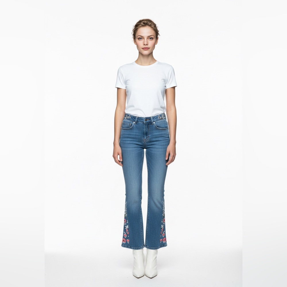 Women’s XS 2/4 vintage medium wash flare raw hem jeans with floral embroidery - Picture 2 of 7